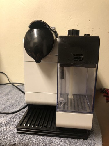 DeLonghi Nespresso Lattissima Plus 