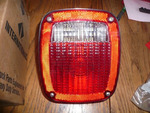 Navistar Tail Light Lite Lamp Assembly 1661281C91 2078210 6220-01-517-7032 NOS - Foto 2 di 5