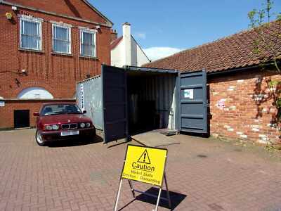 Foto 12x8 provisorische Lagerung für Marktstände in Bourne, Lincolnshire Bou c2015
