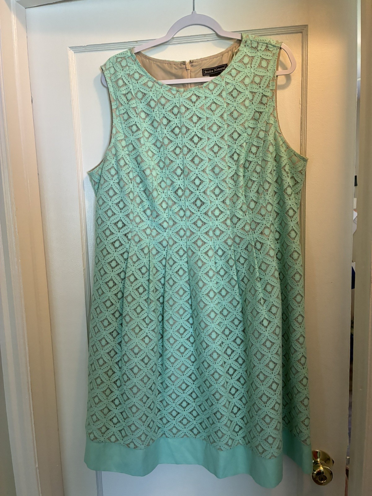 JESSICA HOWARD Size 18W Sleeveless Sheath Dress Light Green Lace Overlay EUC!