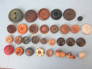 30 BUTTON Wood Pressed Bamboo Figural Palette Paint Dyed Finish Star Vintage