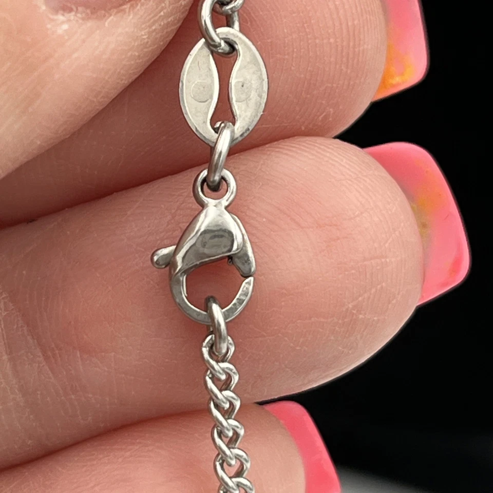 Collar Ala de Ángel Acero Inoxidable Salmo 34:7 Escudos de Fuerza Unisex Foto 4 de 4