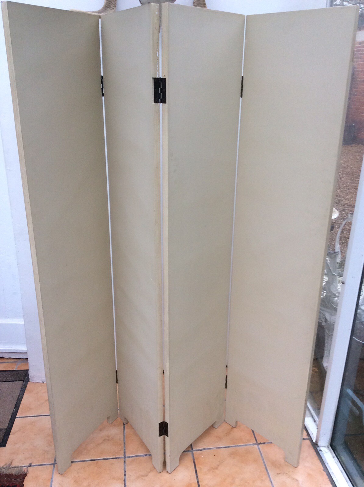 VINTAGE WOODEN SCREEN / ROOM DIVIDER, 4 PANELS, HAND PAINTED FLOWER