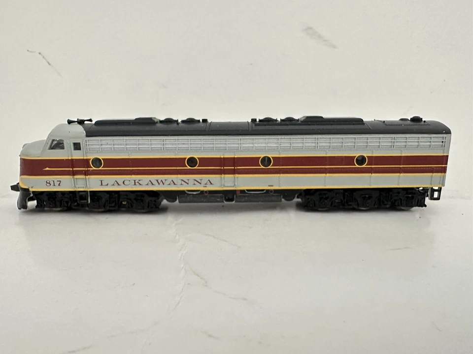 Life Like N Scale E8 Loco DL&W Lackawanna #817 Wrong Box - Image 3 of 4