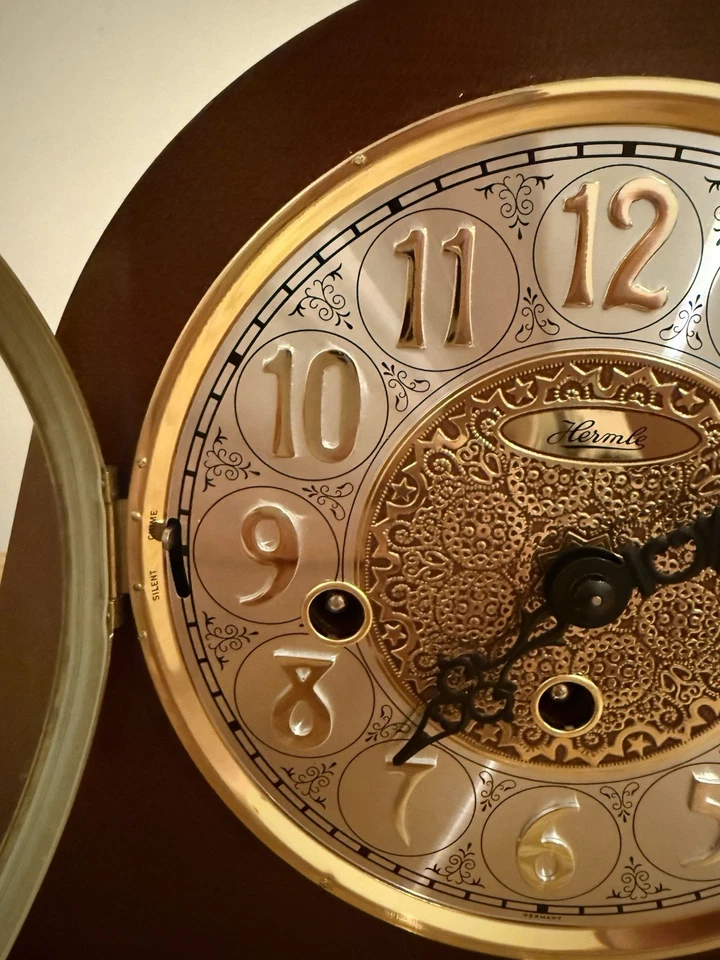 Reloj Hermle Laurel II Cherry Mantel 21134-N90340 Foto 4 de 4