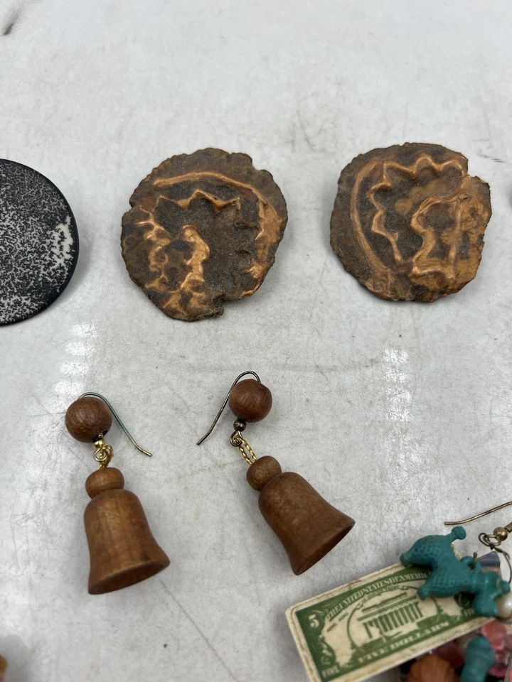 Vintage 80s 90s Artisan Statement Earrings Lot Mixed Wood Metal Art Pin Jewelry - Image 3 of 4