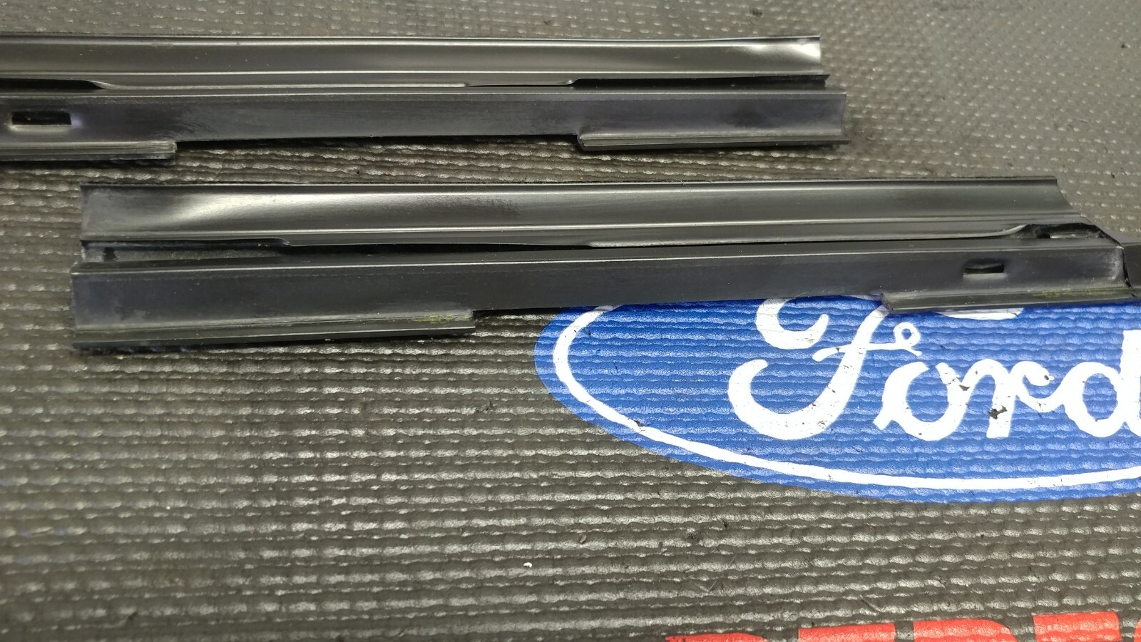 1994-2004 Mustang Coupe Quarter Window INNER Beltline Weatherstrip Seal LH & RH