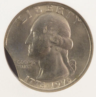 1975 25c Bicentennial Quarter 10% Curved Clip NGC MS64