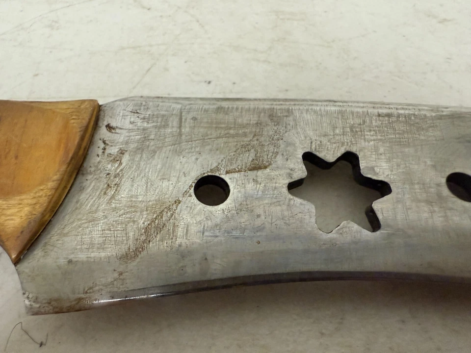 Hoja “Mowie” forjada Custome con mango de madera Foto 4 de 4