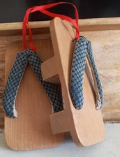 Vintage Traditional Japanese Original wood Sandals, .Beautifully Crafted