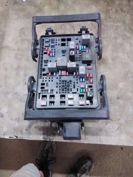 2017-2018 Chevy Silverado 2500 3500 Fuse Box Engine Compartment OEM Foto 4 de 4