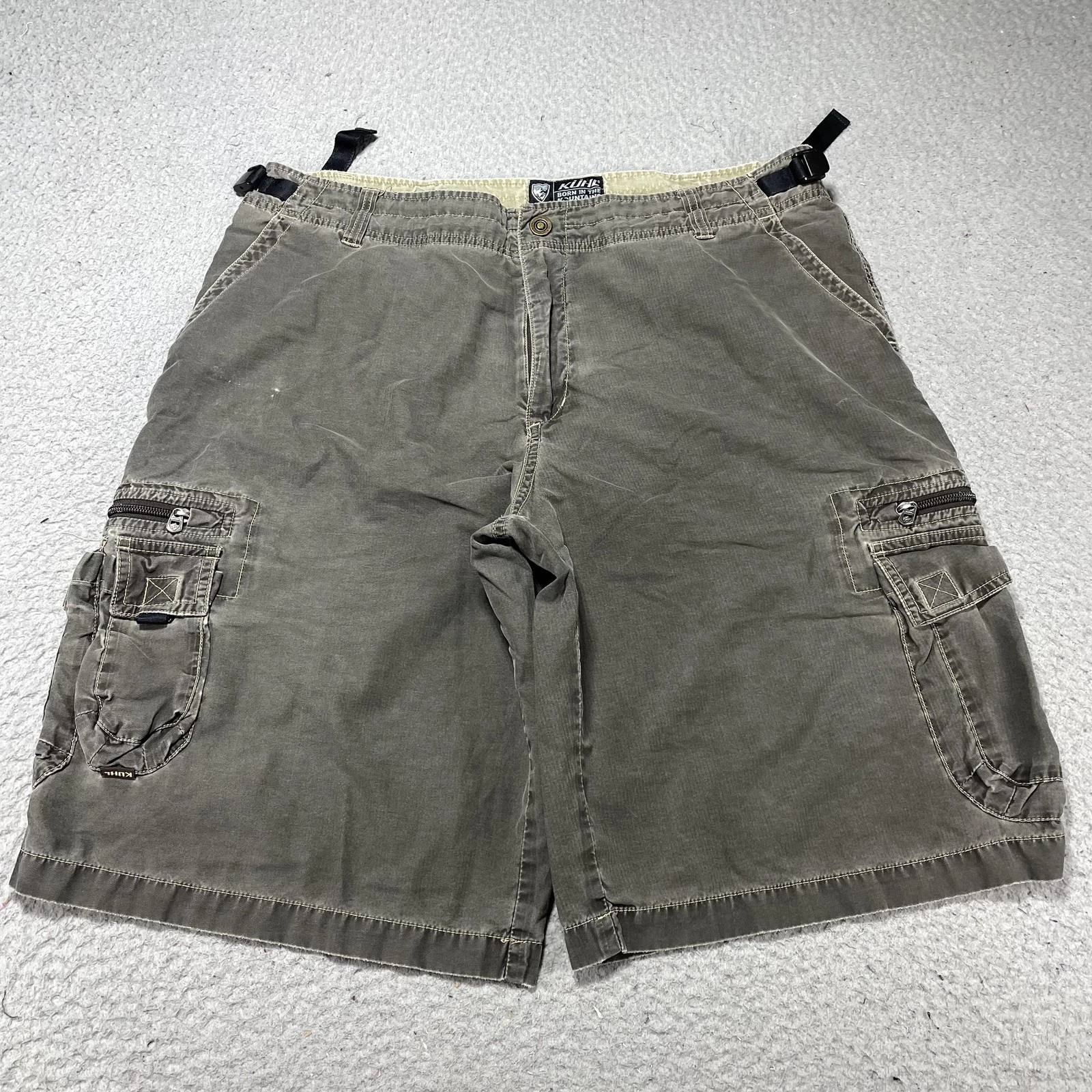 Kuhl Shorts Mens XL Gray Canvas Cargo 12" Inseam Adjustable Waist Hiking Outdoor