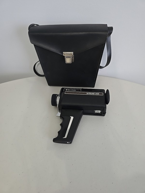 1979 Vintage Bell & Howell  XL  SUPER AutoLoad 2220 Film Movie Camera With Case.