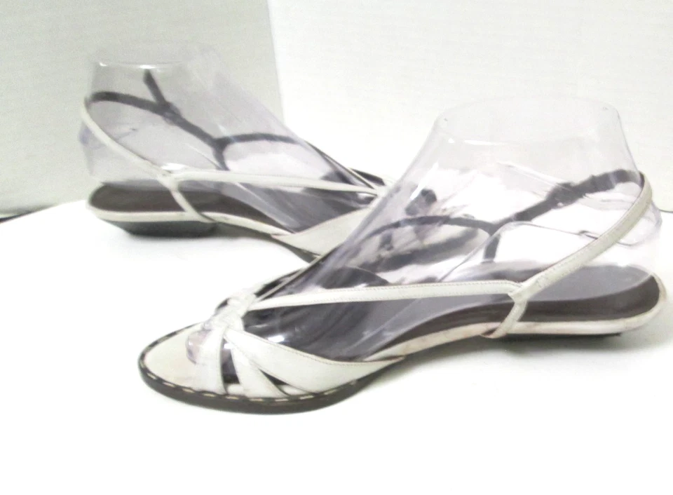 Donald J Pliner Strappy White Leather Slingback Kitten Heel Sandals Sz 7.5N B32 - Image 2 of 4
