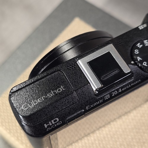 Sony Cyber-shot DSC-HX60V Compact Camera Read - Picture 5 of 20