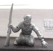 Marx 60mm Arab Kneeling with a Rifle in Silver, Original