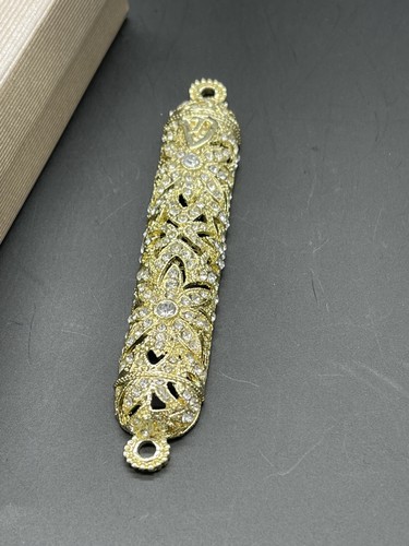 OLIVIA RIEGEL Oro ""Windsor"" Mezuzá Nuevo en Caja Hermoso Regalo Judaica - Imagen 5 de 5