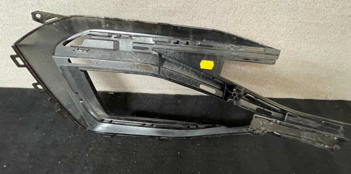 Original VW Passat B8 3G R-Line Stoßstange Blende vorne rechts 