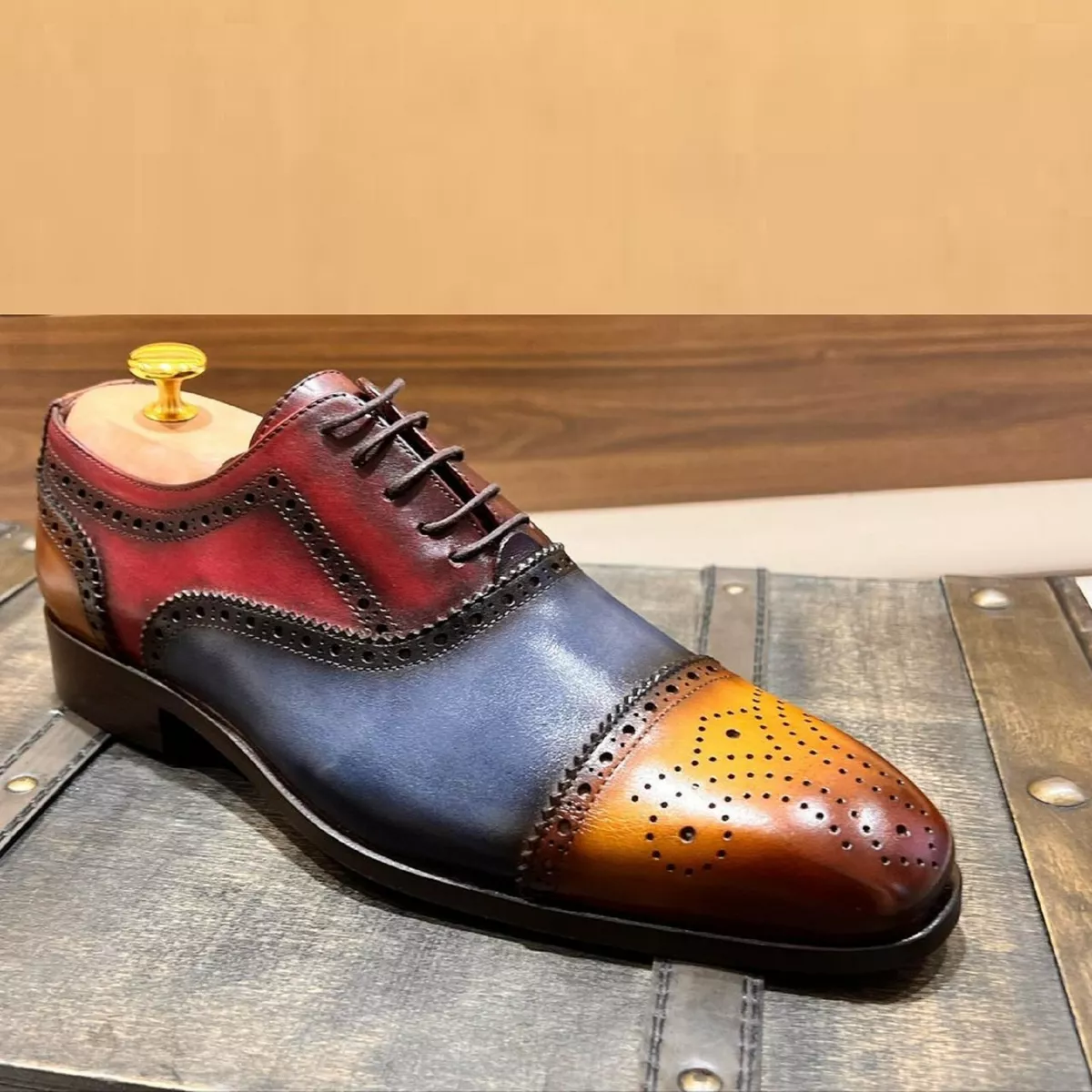 Original Louis Vuitton Men Oxford Leather Shoe in Two Colors in