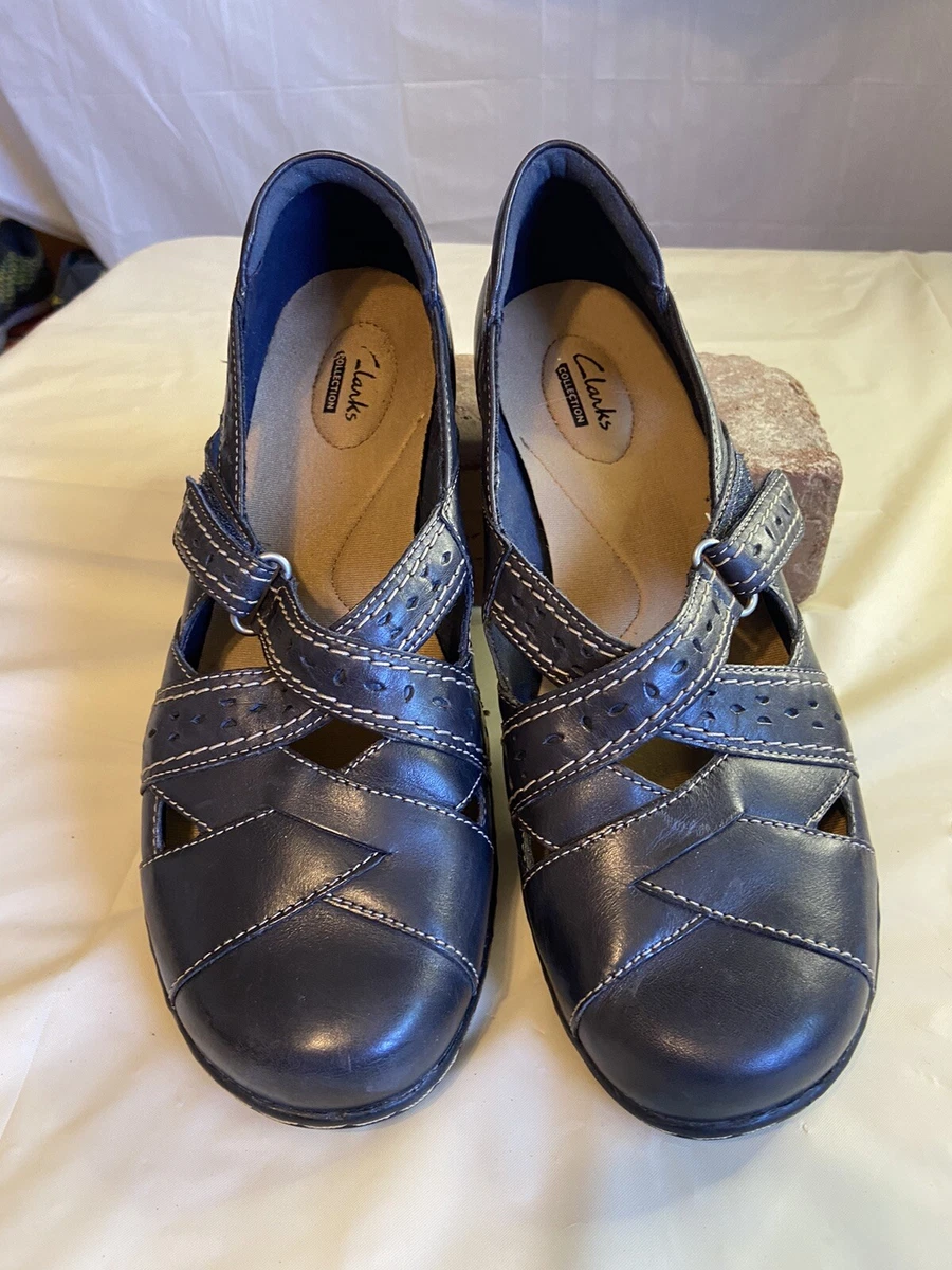 Women s Clarks Navy Flats Size 9.5 Excellent Condition eBay