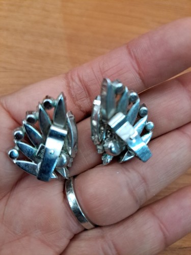 Stunning vtg Efbi Austria rhinestone silver tone clip on earrings - Picture 3 of 4