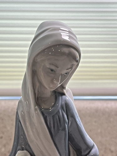 H33~ Lladro Figurine SITTING MADONNA GIRL W/ CALLA LILIES FLOWERS #4972 Retired - Picture 6 of 8