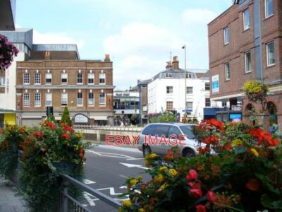 PHOTO  MILLBROOK GUILDFORD MILLBROOK CARRIES THE THUNDERING TRAFFIC ON THE A281
