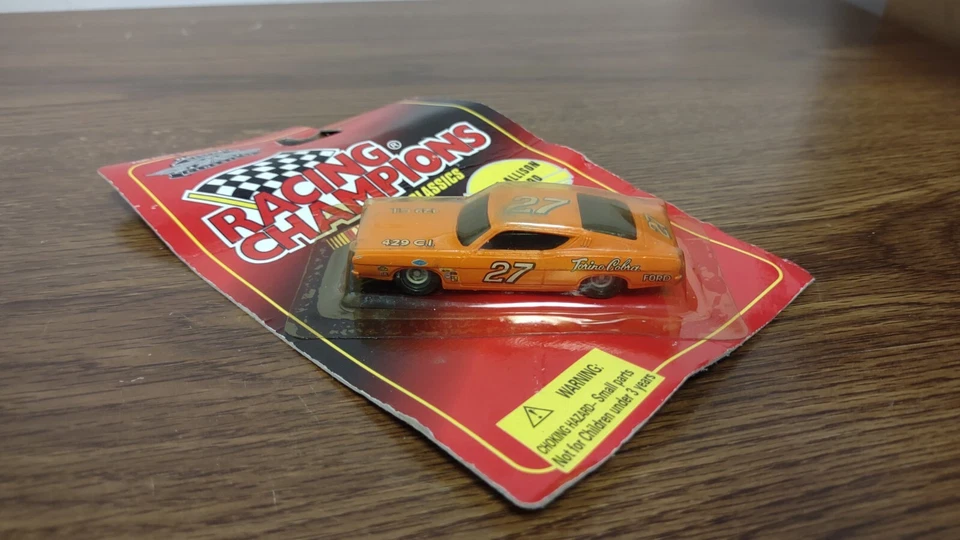 Racing Champions NASCAR Classics Donnie Allison #27 1969 Ford Torino Cobra N23 - Imagem 3 de 3