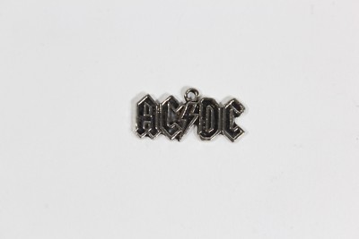 Deadstock Vtg AC/DC Metal Pendant Pewter Highway To Hell Back In Black ...