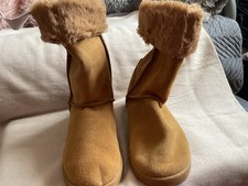 Suede Tan Style Ugg Boots Brand New With Box Size 7
