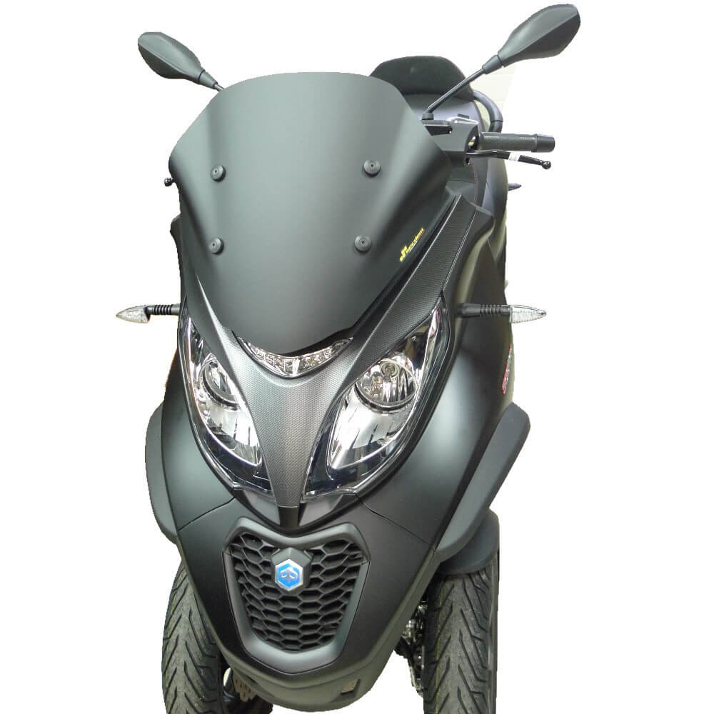 Bulle sport Piaggio MP3 500 aérodynamique et teintée noir foncé