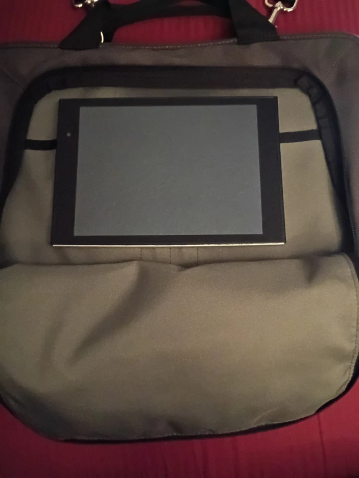 REI Laptop Messenger Bag Tablet Holder 10 Inch - Image 2 of 4