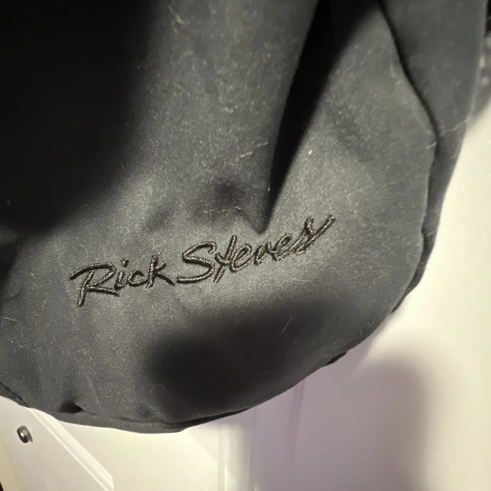 Mochila de viaje ligera Rick Steves Europe Kiva Designs azul oscuro Foto 2 de 4