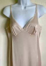 Vintage Lingerie 1980’s Vassarette Underneath it All Full Slip Nylon Beige Sz 38