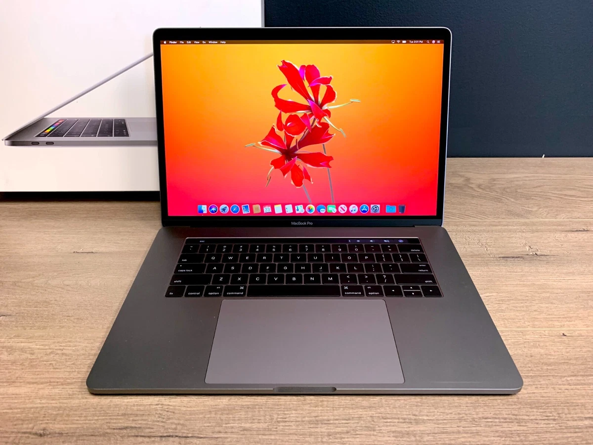 2018/2020 Apple MacBook Pro 15 inch 6-CORE 4.1GHz i7 555X 256GB