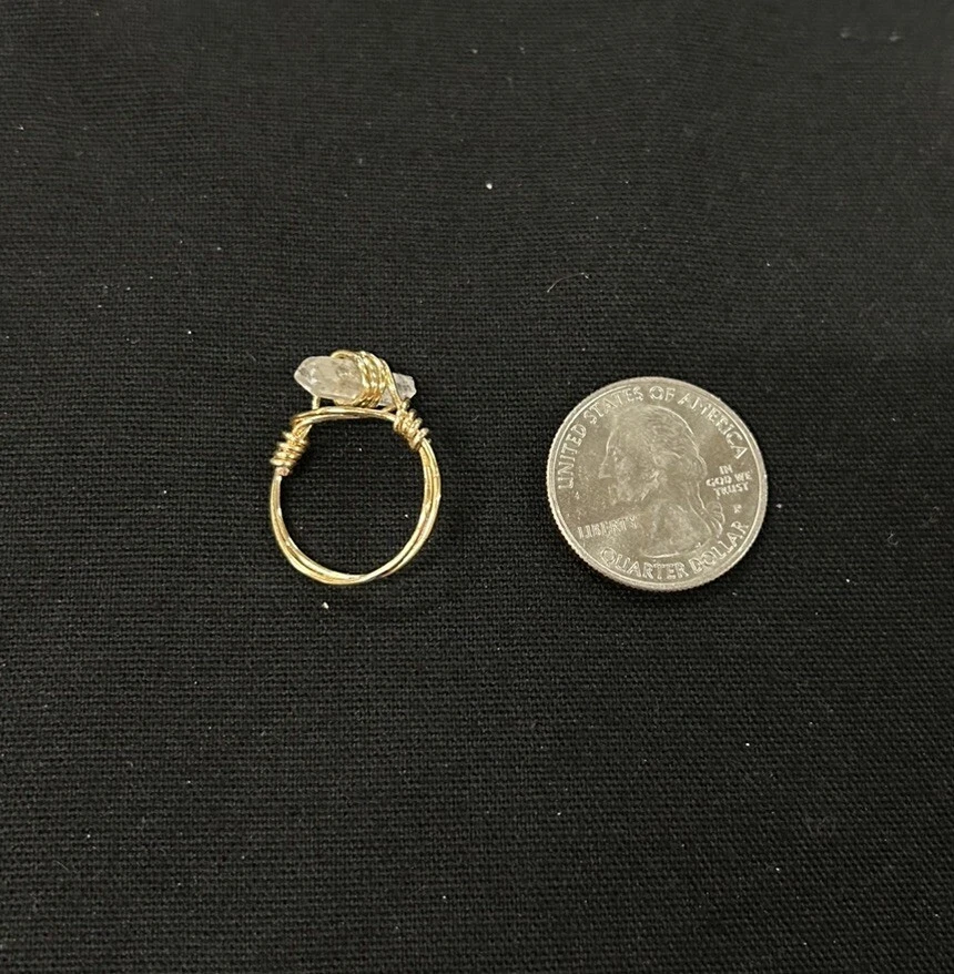 Anillo de cristal de cuarzo envuelto en alambre 10K GP hecho a mano tamaño 4,5 Foto 3 de 4