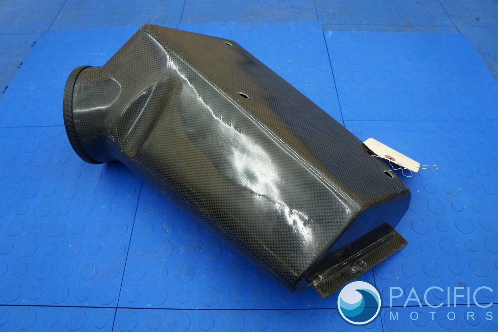 Right Lower Air Intake Cleaner Carbon Fiber 07M133838 Lamborghini Murcielago