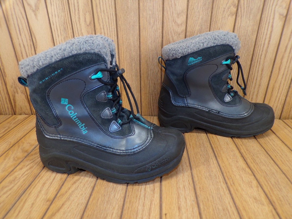 Pair of Columbia winter boots. Great condition. Size 7. Women main image 3