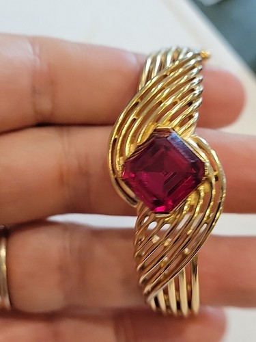RARE VINTAGE CROWN TRIFARI GOLD TONE RED GLASS STONE BRACELET - Picture 6 of 19