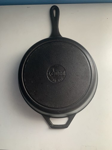 Lodge Gusseisen Pfanne mit Deckel 10,25 Zoll 8 CF Hähnchenbräter  - Bild 4 von 10