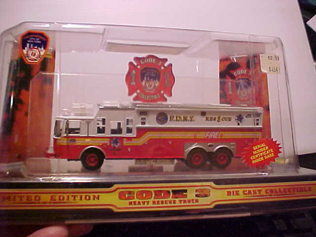 CODE3 コード3  F.D.N.Y. ニューヨーク市消防局 消防車 セット Amazon | CODE3 コード3 1/64 F.D.N.Y. ニューヨーク市消防局