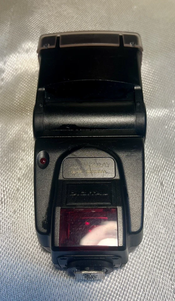 Quantaray Shoe Mount Flash for Canon - Image 2 of 3