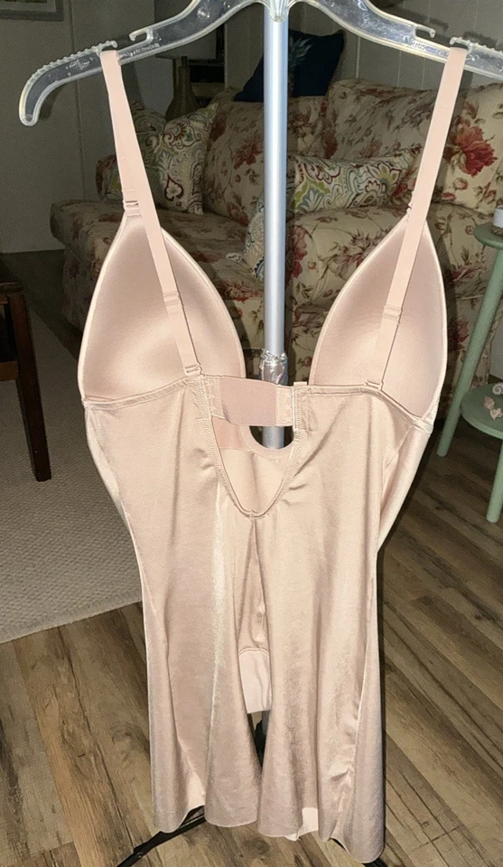 Spanx Suit Your Fancy Plunge LowBack Mid-Thigh Bodysuit Champagne Beige Size: XL - Image 3 of 4