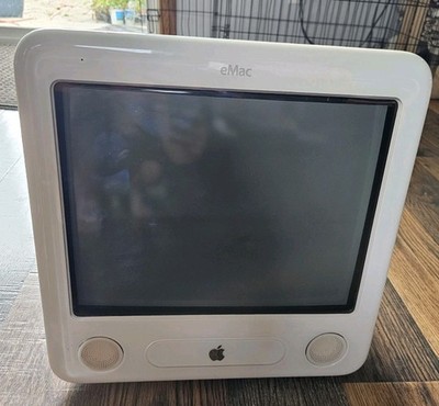 Apple eMac A1002 All-In-One Desktop Computer