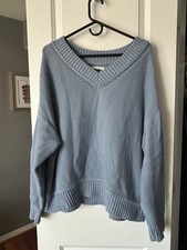 American Eagle Oversized Chunky Knit V-Neck Sweater Size Large Light Blue