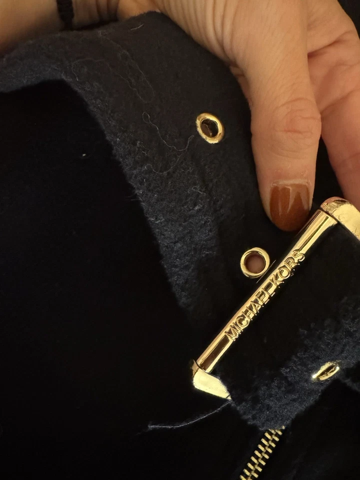 Gabardina para mujer Michael Kors azul oscuro con cinturón talla pequeña Foto 4 de 4