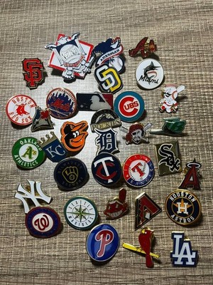 MLB Team Logo Pin Set   Lot of 33 Pins   Mixed Teams   Baseball Collectible