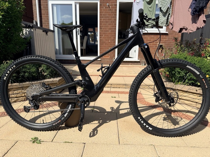 Scott Genius 920 2025 Medium Mountain Bike. Used Three Times only.