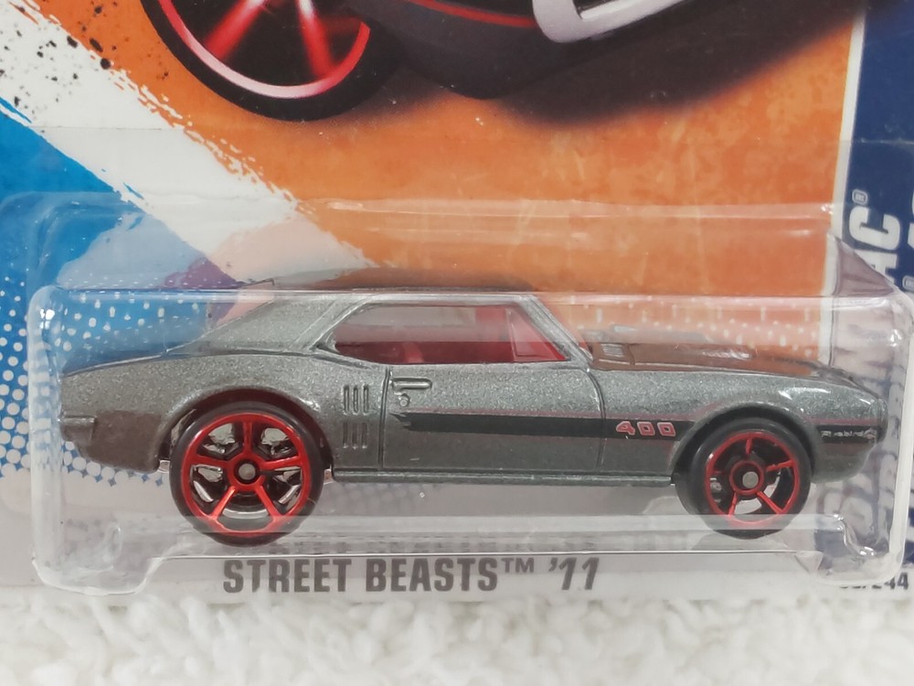 Hot Wheels '67 Pontiac Firebird 400 Street Beasts '11 Race Cars Collectibles NEW