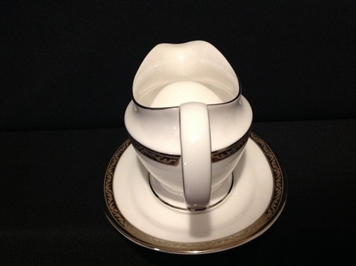 Lenox Landmark Platinum One (1) Gravy Boat & Unattached Underplate Classics Col. - Picture 9 of 23